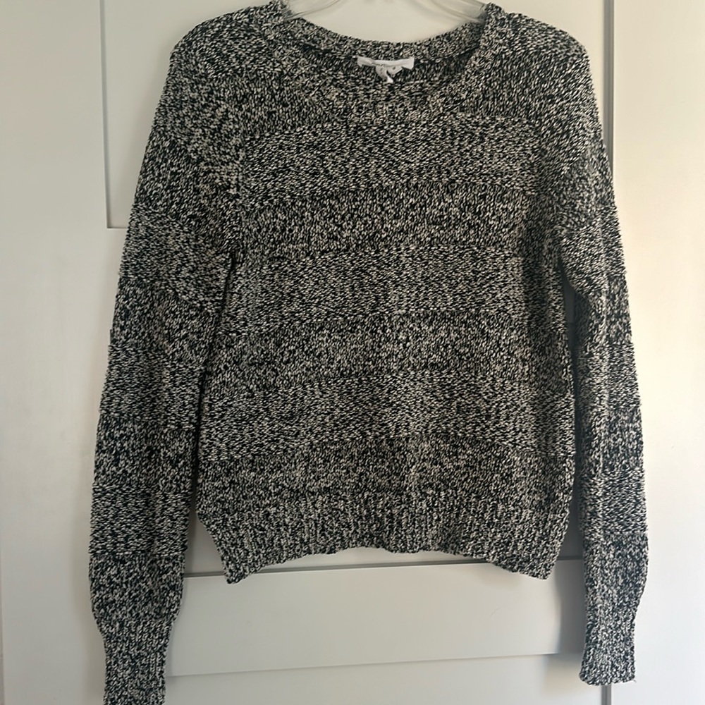 BCBGeneration Women’s Black and White Heathered Sweater Size Medium‎